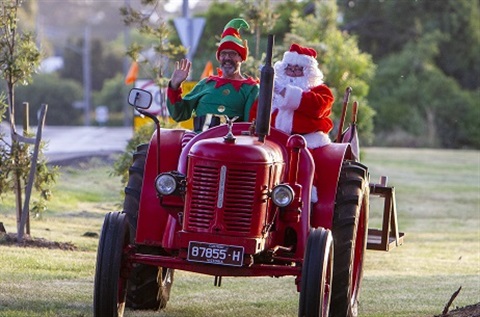 Christmas-santa-on-tractor.jpg