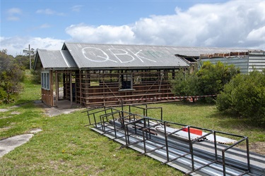 Restoration of a P1 hut