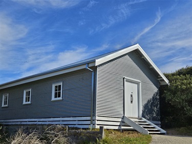 Restoration of a P1 hut